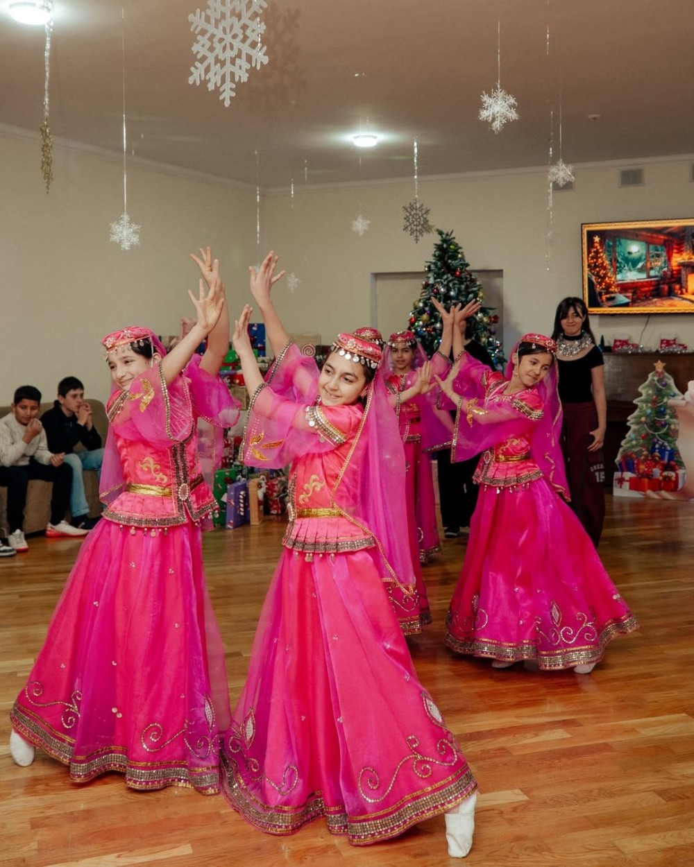 Arzu Əliyeva uşaq evini ziyarət etdi -FOTOLAR