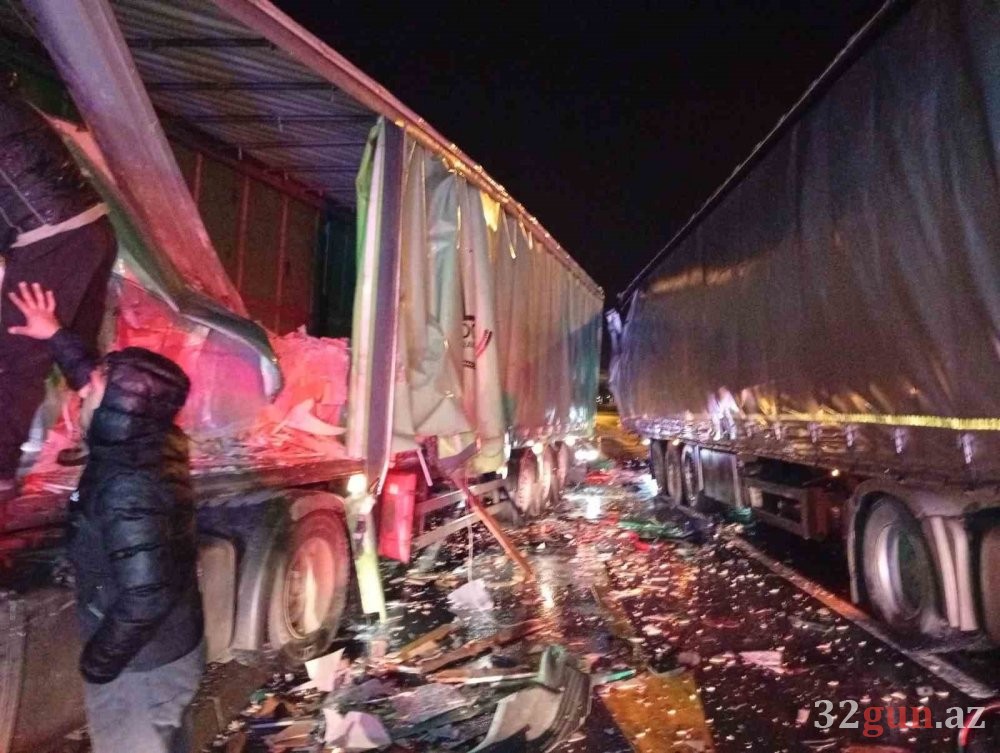 Azərbaycanlı sürücülər Türkiyədə dəhşətli qəza törətdi- Ölümdən döndü