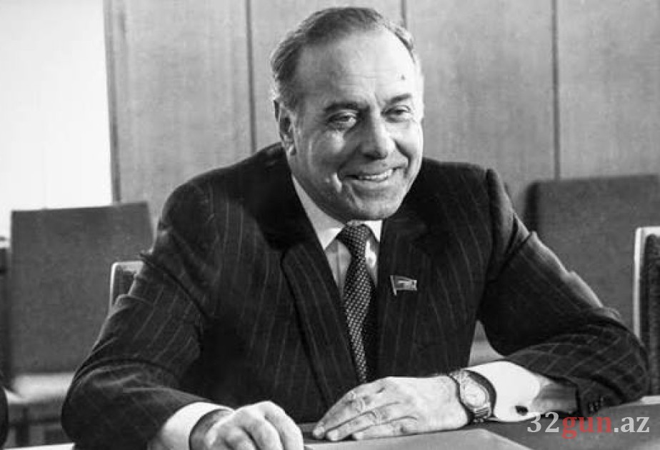 Ulu Öndərin gülümsəyən FOTOLARI:Keçmişdən bu günə uzanan mesaj zəfər müjdəsi