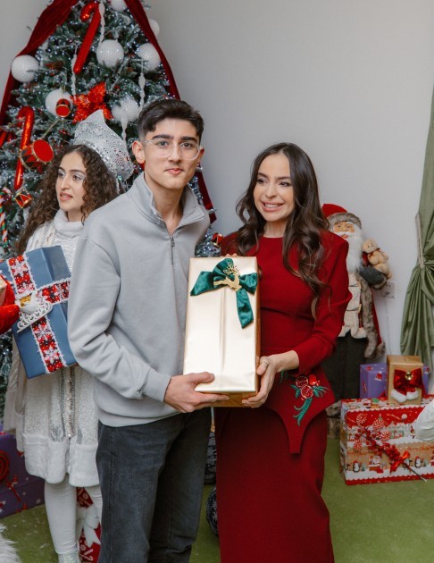 Leyla və Arzu Əliyevalar uşaqlar üçünbayram şənliyində - FOTOLAR