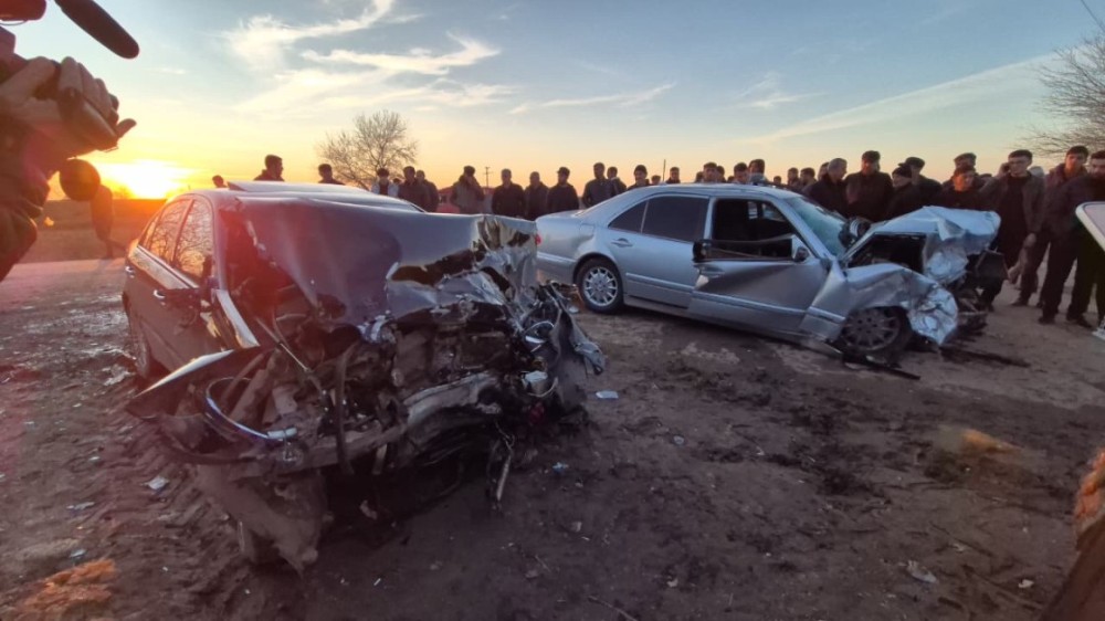 Salyanda iki "Mercedes" toqquşdu, ölənlər və yaralananlar var -YENİLƏNİB (FOTOLAR)