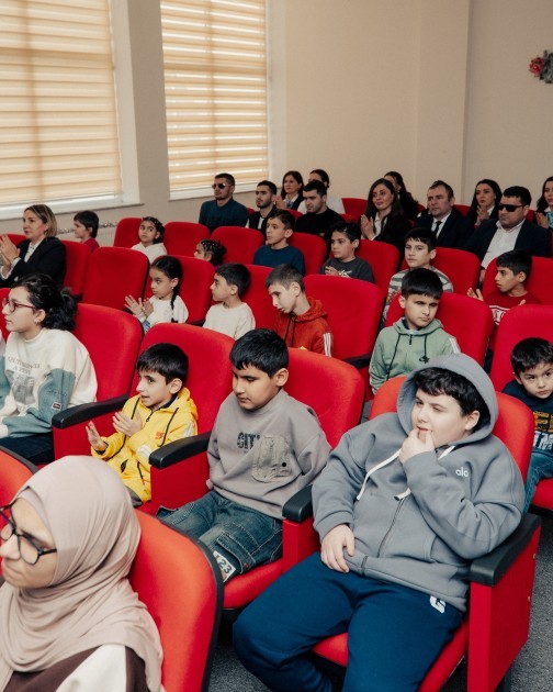 Prezidentin qızı və gəlini sığınacaqda -FOTOLAR