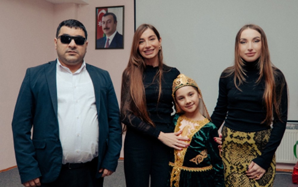 Prezidentin qızı və gəlini sığınacaqda -FOTOLAR