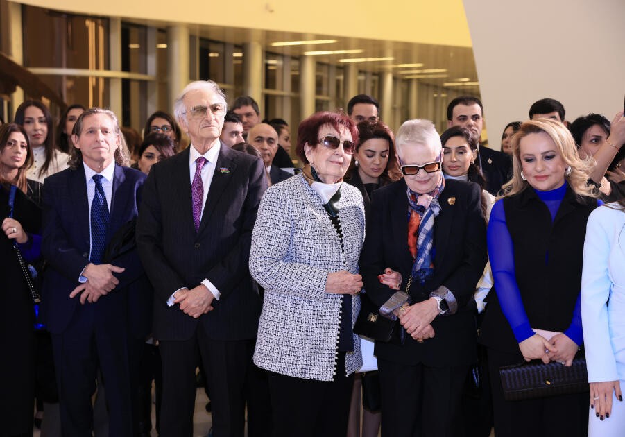 Heydər Əliyev Mərkəzində Kerol Förmenin sərgisinin açılışı olub- FOTO