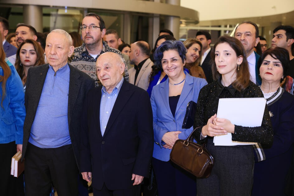 Heydər Əliyev Mərkəzində Kerol Förmenin sərgisinin açılışı olub- FOTO
